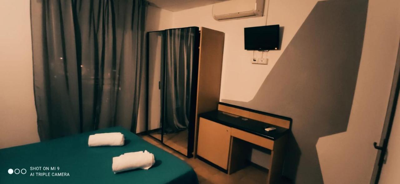 Hotel Orlov 리미니 외부 사진
